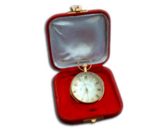 Round Clock With Velvet Box