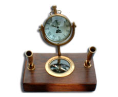 Pen Holder Clock With Compass